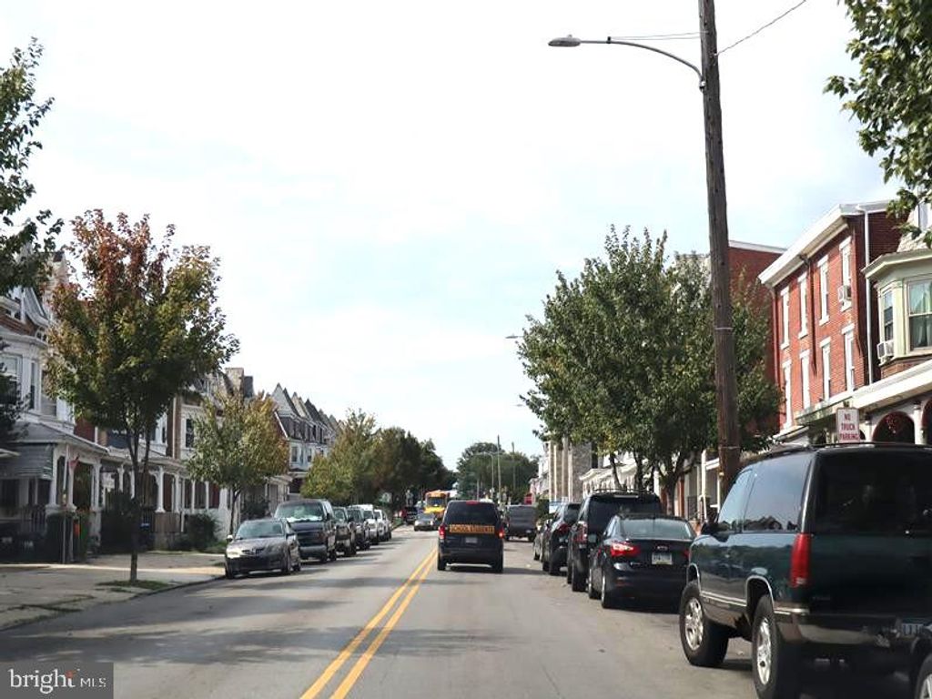 931 W MARSHALL ST, Norristown, PA 19401 — photo 2