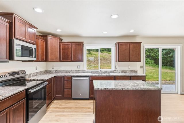 163 Cedar Falls Drive, Kelso, WA 98626