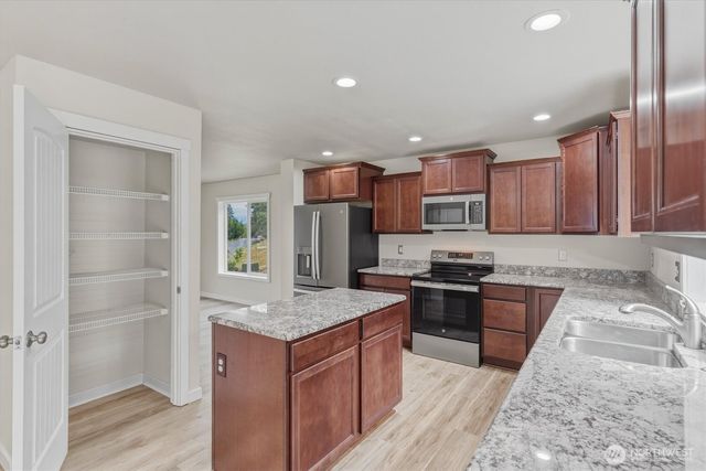 163 Cedar Falls Drive, Kelso, WA 98626