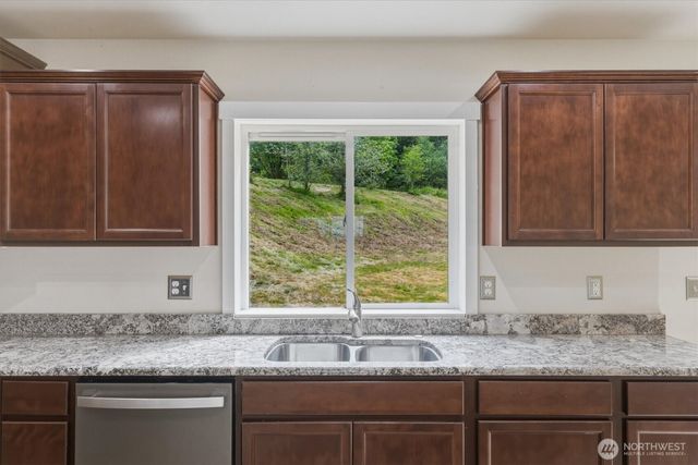163 Cedar Falls Drive, Kelso, WA 98626