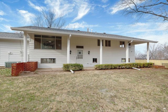 1120 W 5th Street, Junction City, KS 66441