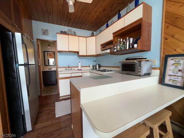 423 Lakeside Blvd, Hopatcong Boro, NJ 07843