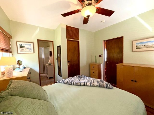 423 Lakeside Blvd, Hopatcong Boro, NJ 07843
