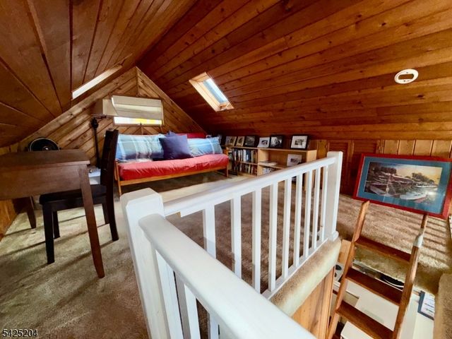 423 Lakeside Blvd, Hopatcong Boro, NJ 07843