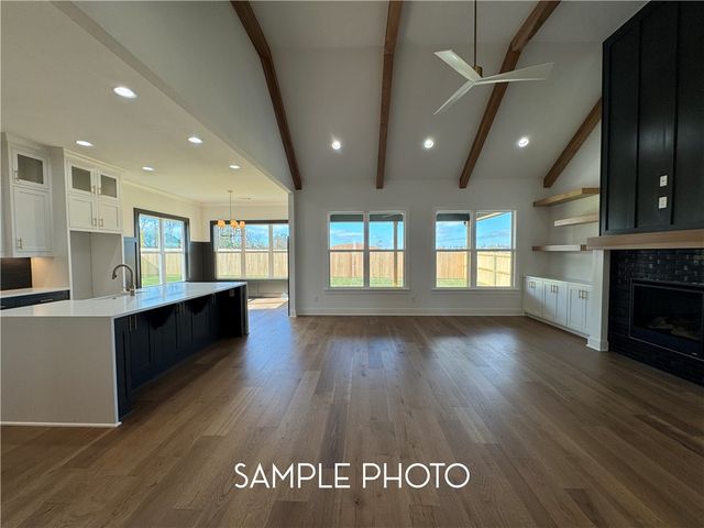 6603 S 60th Street, Rogers, AR 72758