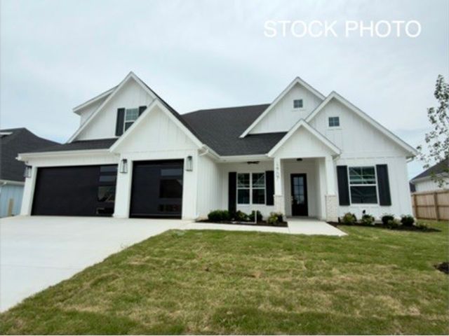 6603 S 60th Street, Rogers, AR 72758