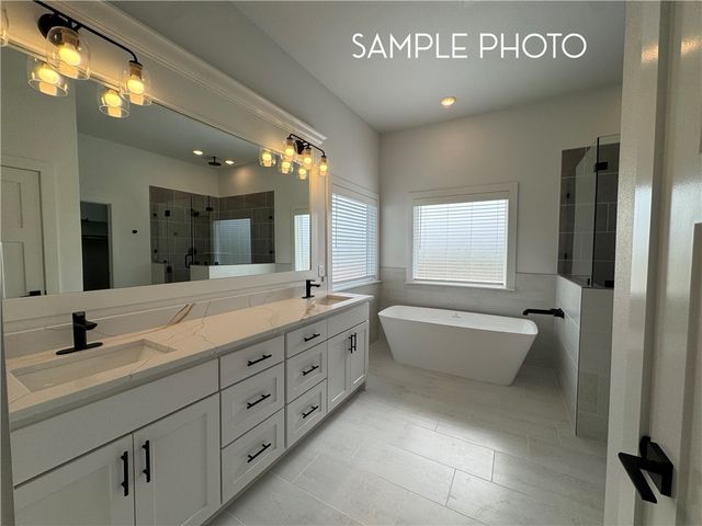 6603 S 60th Street, Rogers, AR 72758