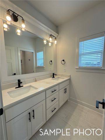 6603 S 60th Street, Rogers, AR 72758