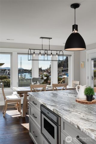 2251 Mariner Beach Drive, Oak Harbor, WA 98277