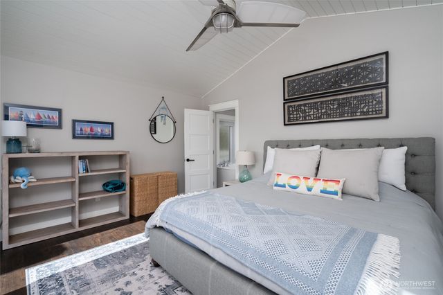 2251 Mariner Beach Drive, Oak Harbor, WA 98277