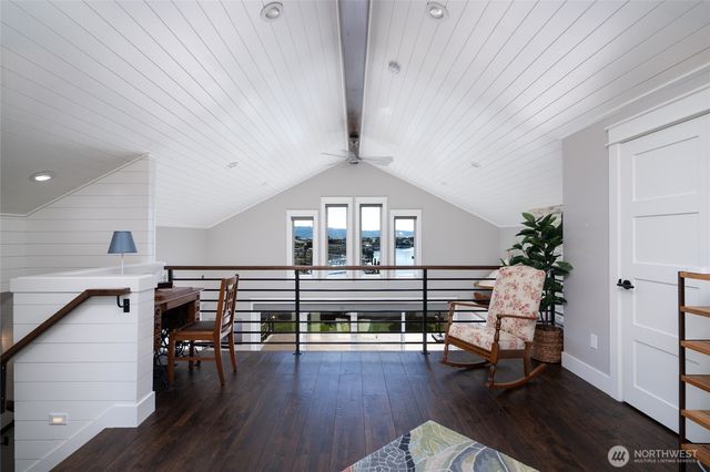 2251 Mariner Beach Drive, Oak Harbor, WA 98277