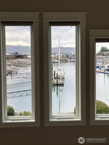 2251 Mariner Beach Drive, Oak Harbor, WA 98277