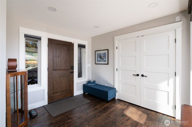 2251 Mariner Beach Drive, Oak Harbor, WA 98277