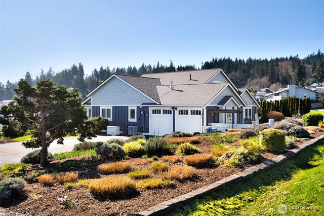 2251 Mariner Beach Drive, Oak Harbor, WA 98277