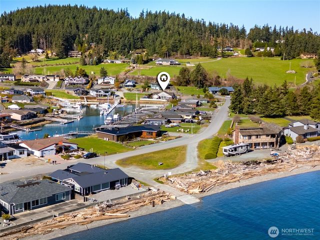 2251 Mariner Beach Drive, Oak Harbor, WA 98277