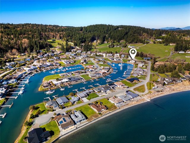 2251 Mariner Beach Drive, Oak Harbor, WA 98277