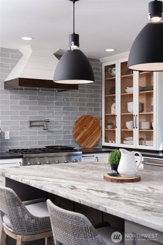 2251 Mariner Beach Drive, Oak Harbor, WA 98277