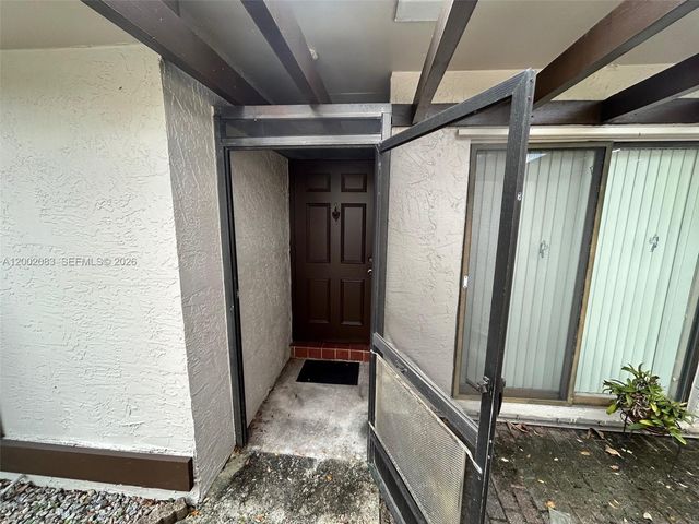 1540 NW 98th Ter, Pembroke Pines, FL 33024