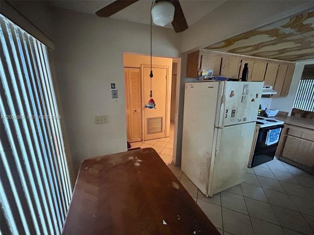 1540 NW 98th Ter, Pembroke Pines, FL 33024