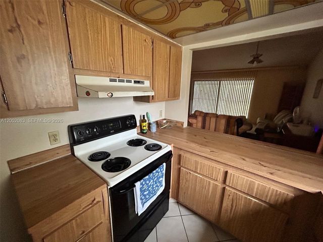 1540 NW 98th Ter, Pembroke Pines, FL 33024