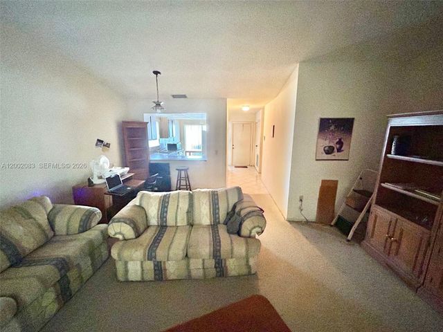 1540 NW 98th Ter, Pembroke Pines, FL 33024