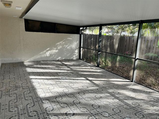 1540 NW 98th Ter, Pembroke Pines, FL 33024