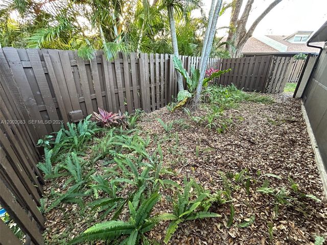 1540 NW 98th Ter, Pembroke Pines, FL 33024