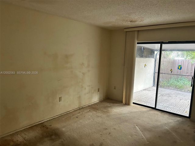 1540 NW 98th Ter, Pembroke Pines, FL 33024