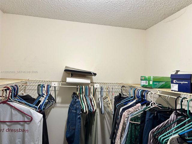 1540 NW 98th Ter, Pembroke Pines, FL 33024