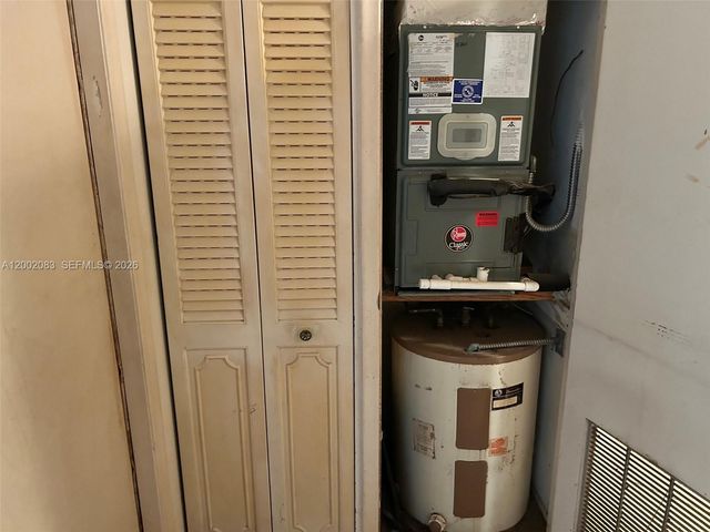 1540 NW 98th Ter, Pembroke Pines, FL 33024