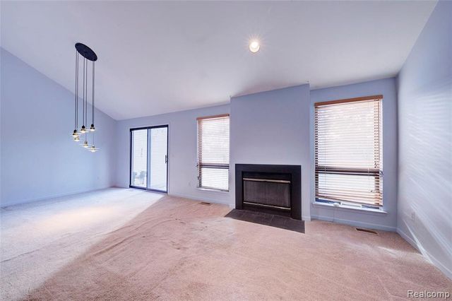 705 Preston Court Court 170, Rochester Hills, MI 48307