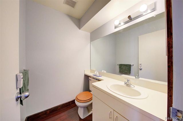 705 Preston Court Court 170, Rochester Hills, MI 48307