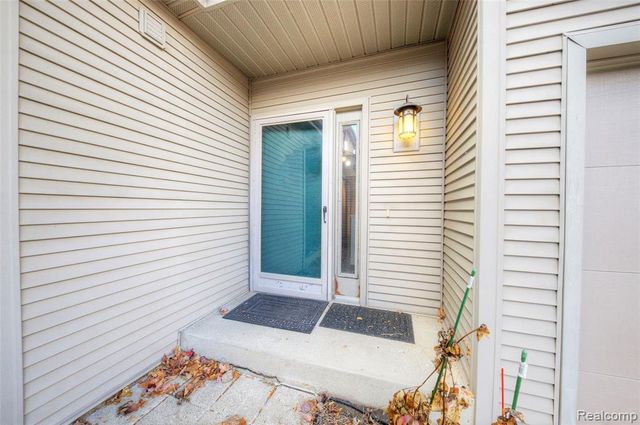 705 Preston Court Court 170, Rochester Hills, MI 48307