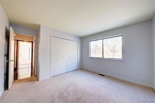 705 Preston Court Court 170, Rochester Hills, MI 48307