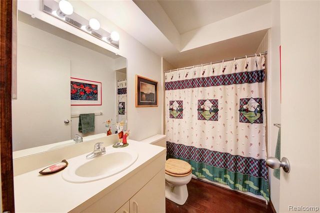 705 Preston Court Court 170, Rochester Hills, MI 48307