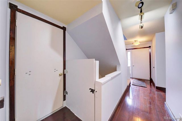 705 Preston Court Court 170, Rochester Hills, MI 48307