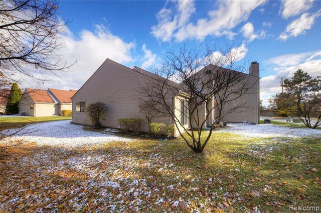 705 Preston Court Court 170, Rochester Hills, MI 48307