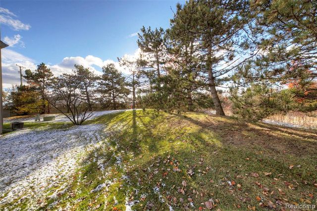 705 Preston Court Court 170, Rochester Hills, MI 48307