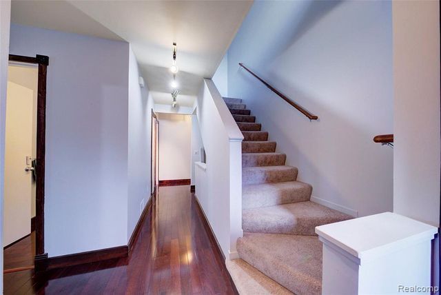 705 Preston Court Court 170, Rochester Hills, MI 48307