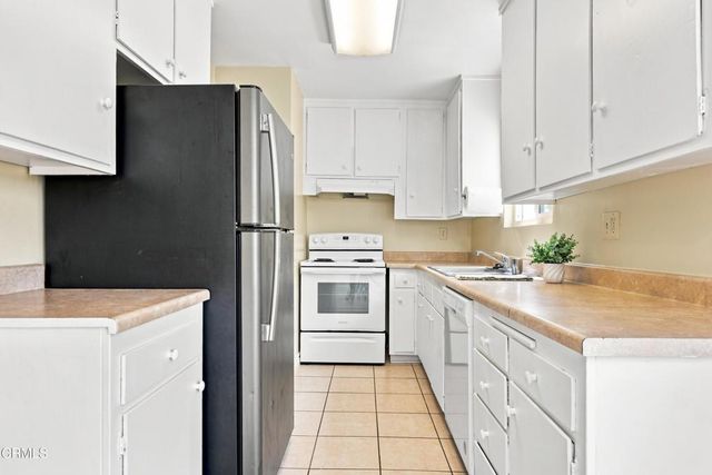 138 S Bryn Mawr Street 33, Ventura, CA 93003