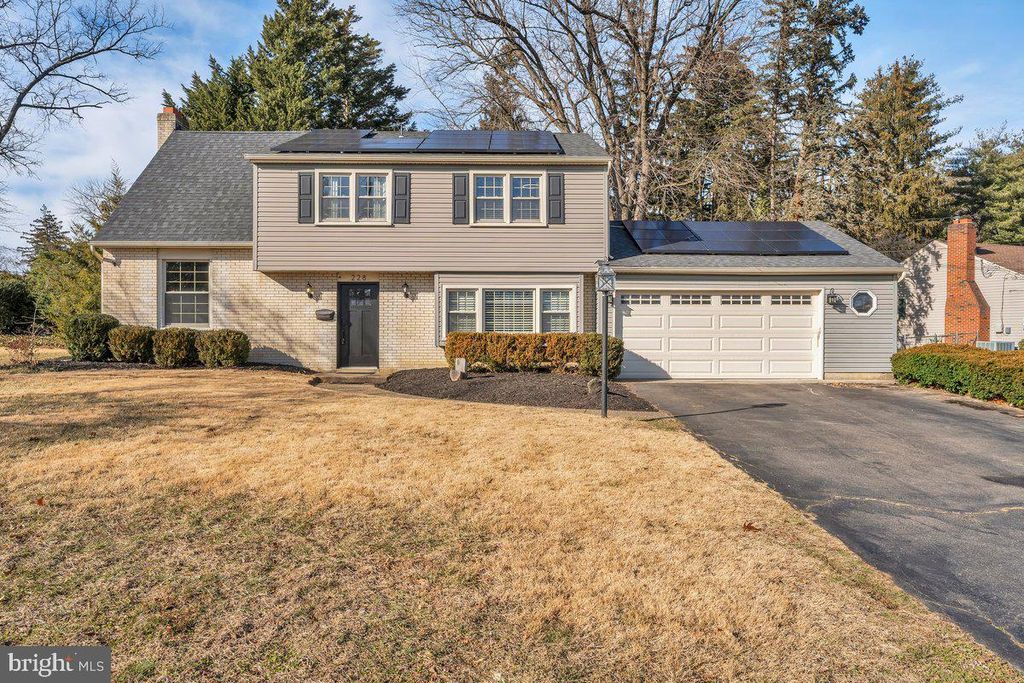 228 N MADISON AVE, Cherry Hill, NJ 08002