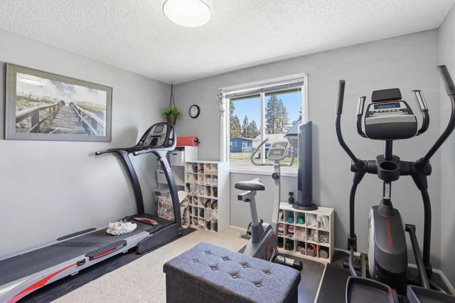 613 N Main St, Deer Park, WA 99006