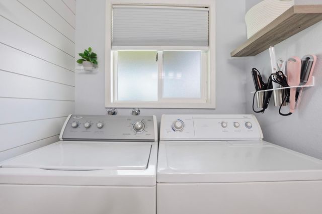 613 N Main St, Deer Park, WA 99006