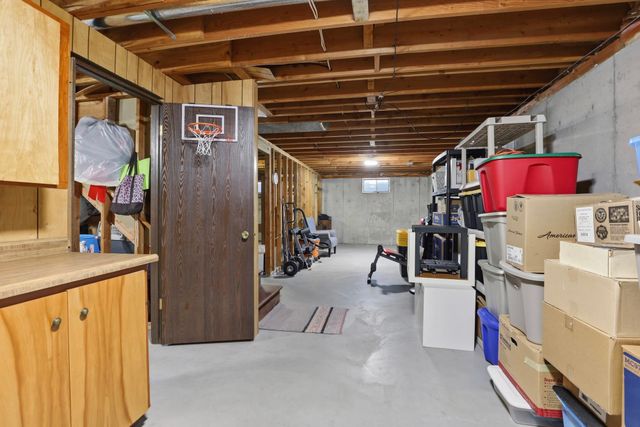 613 N Main St, Deer Park, WA 99006