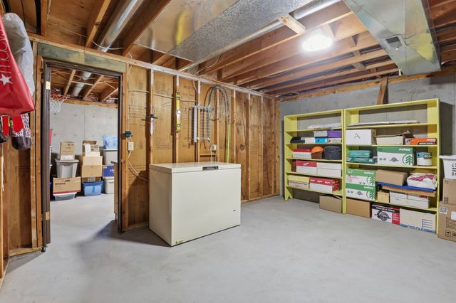 613 N Main St, Deer Park, WA 99006