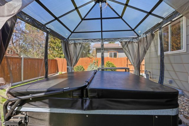 613 N Main St, Deer Park, WA 99006