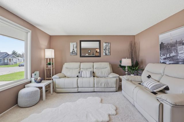 613 N Main St, Deer Park, WA 99006