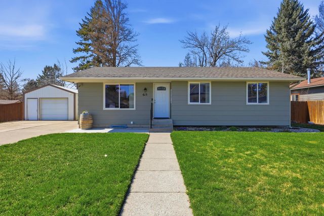 613 N Main St, Deer Park, WA 99006