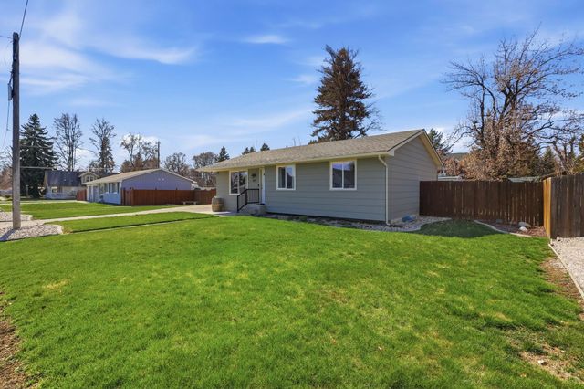 613 N Main St, Deer Park, WA 99006