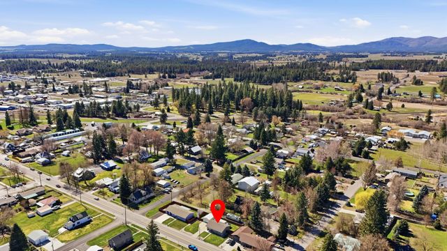 613 N Main St, Deer Park, WA 99006